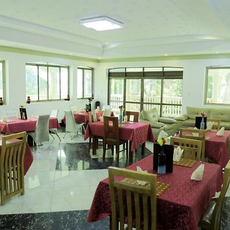 Victoria Royal Hotel Entebbe Esterno foto