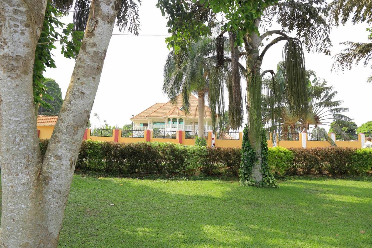 Victoria Royal Hotel Entebbe Esterno foto
