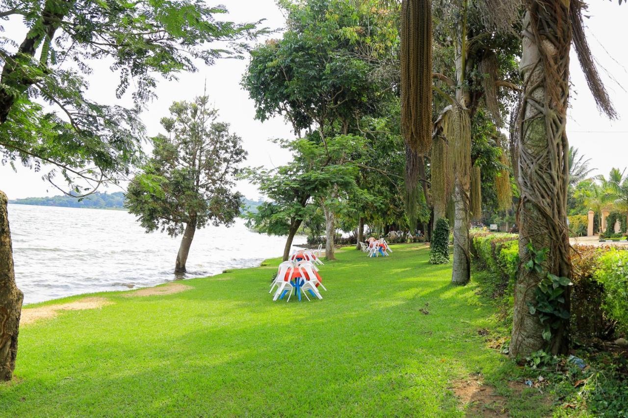 Victoria Royal Hotel Entebbe Esterno foto